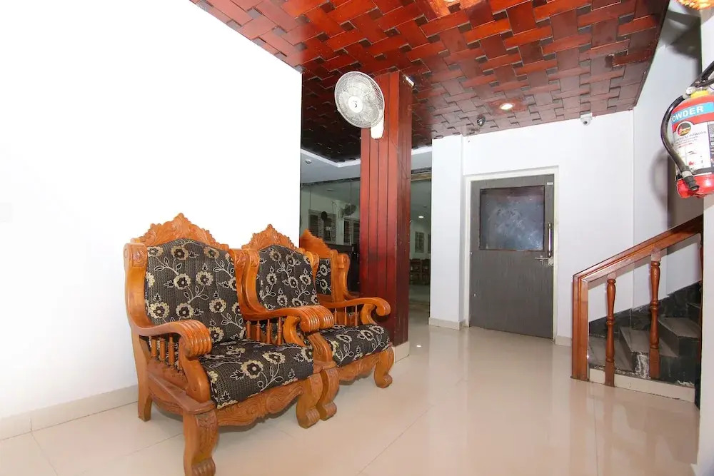 OYO 6712 Hotel Malabar House
