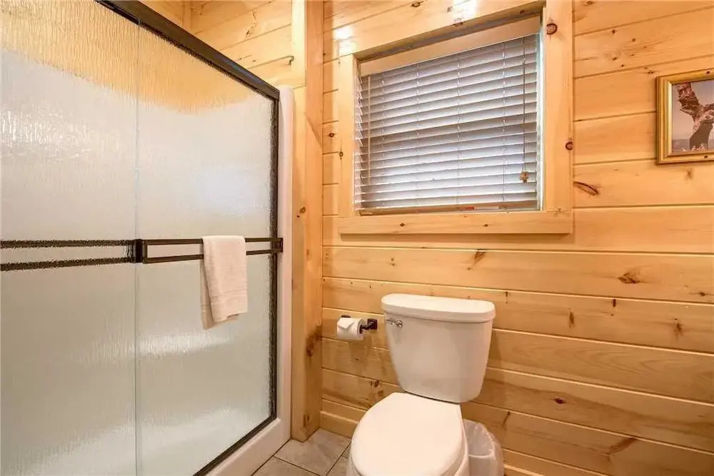 Damrons Dream 5 Bedroom Mountain View Home with Hot Tub