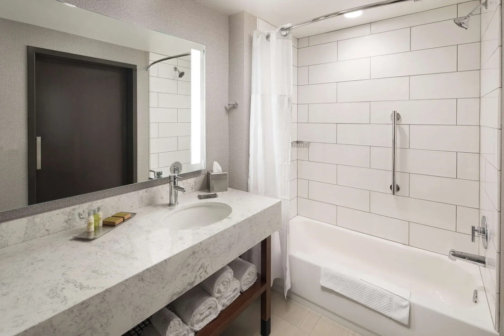 Doubletree By Hilton Greeley At Lincoln Park