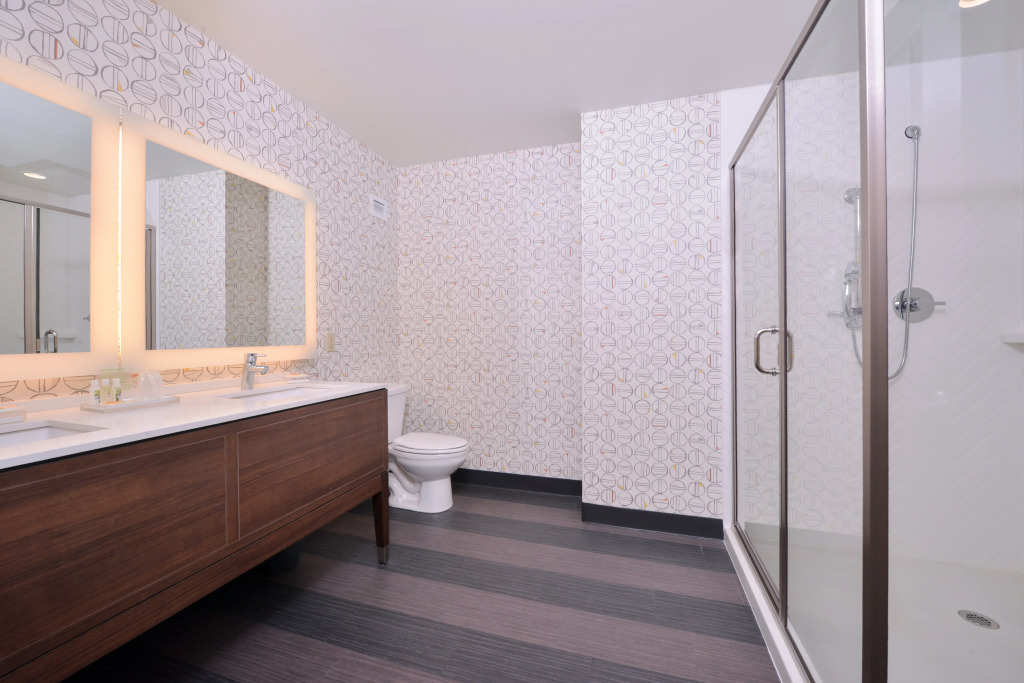 Holiday Inn Kansas City Airport by IHG