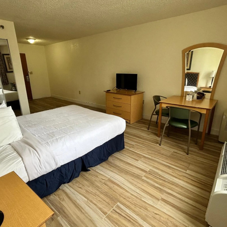 Monumental Movieland Hotel