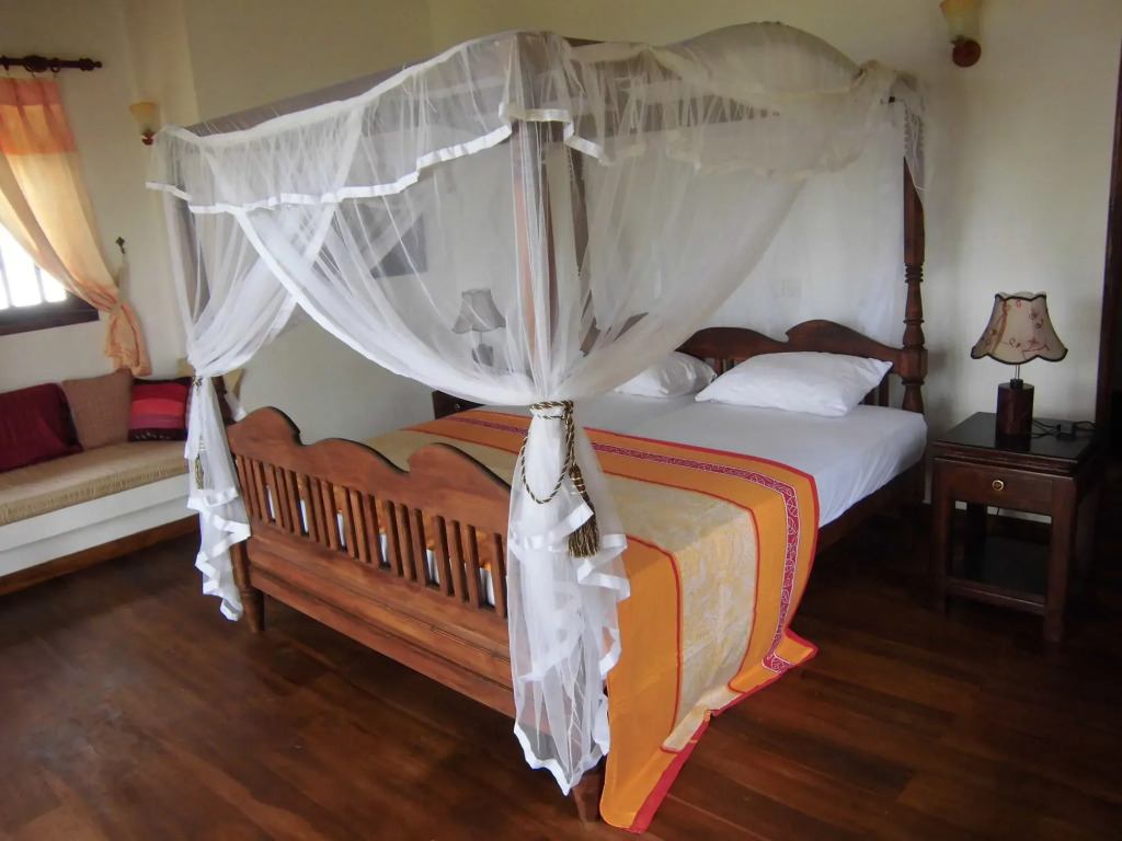 Lanka Beach Boutique Bungalows & Grand Villa