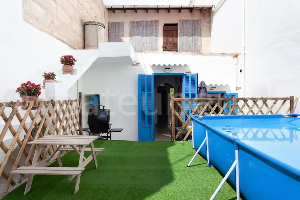 Casa de verano con piscina en el puerto