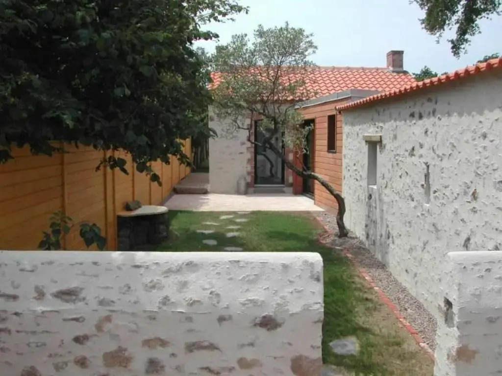 Gîte Charmant avec Jardin, Proche Plages, Wifi et Activités en Famille! - FR-1-306-1031