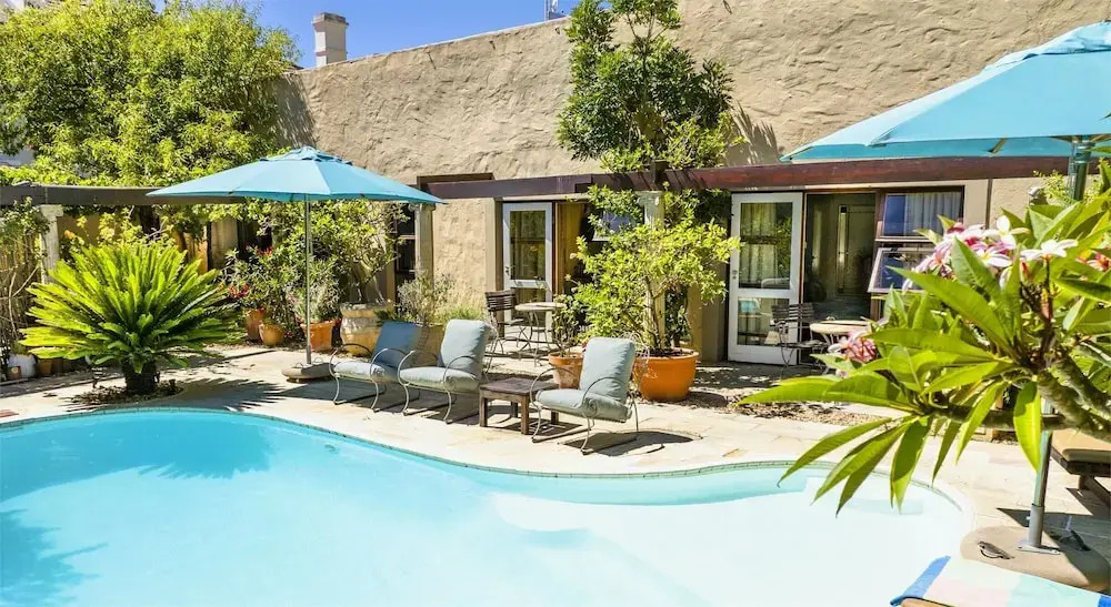 Rosedene Lodge - All solar, all aircon with pool and garden