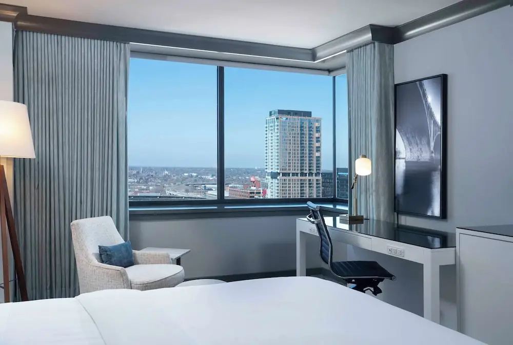 Graves 601 Wyndham Grand