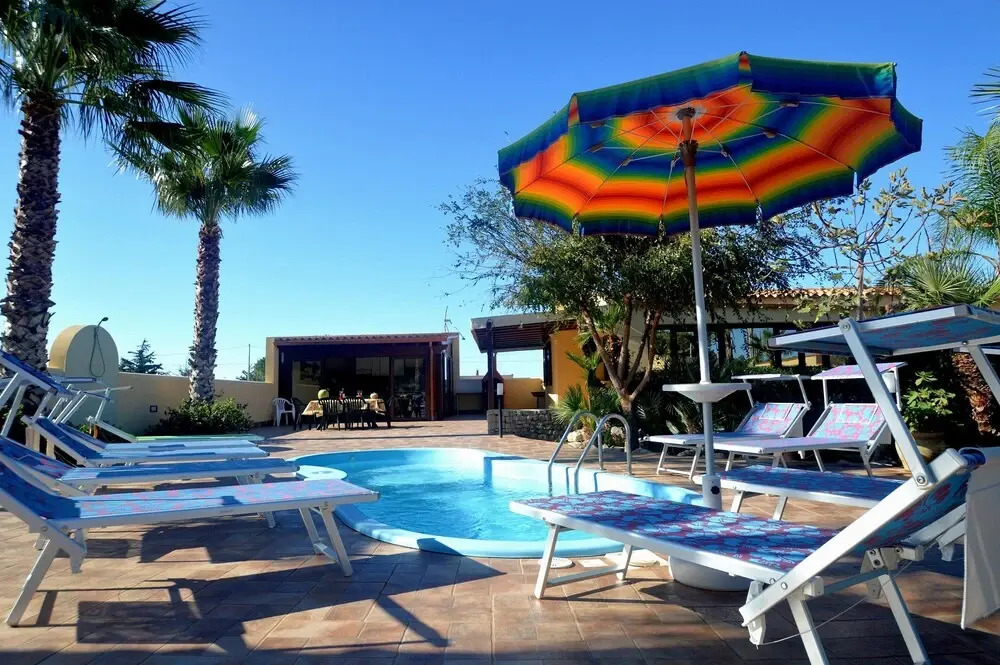 Villa Minoa con piscina