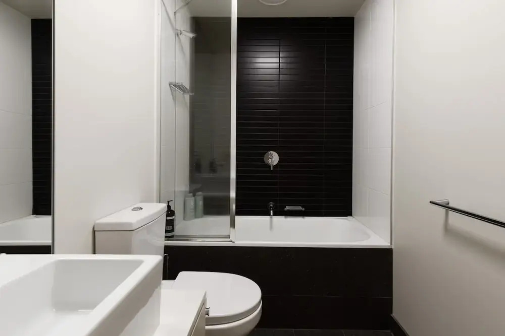 Spacious 2 Bedroom Inner City Townhouse with Private Rooftop