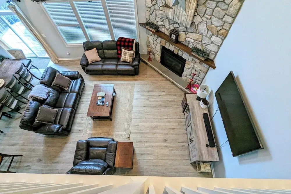 The Nest at Pinecrest by Avantstay Spacious Deck, Game Room, Fire Pit