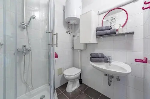 Apartments Lodra