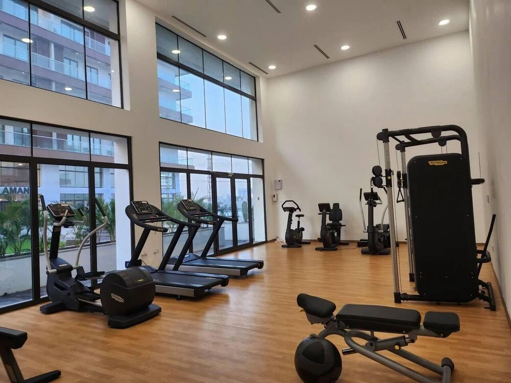 Luxurious & Comfy Gem-5 Star Location-pools, Gym!
