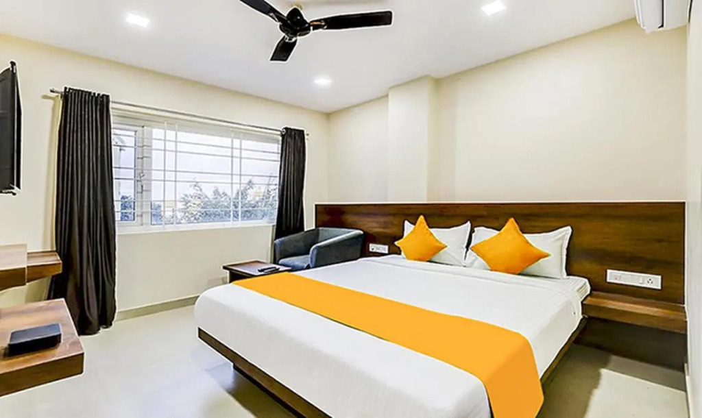 Fabhotel Rove Inn & Suites