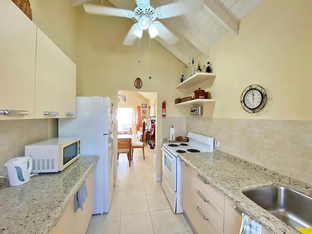 The Gem is located a few minutes walk to the gorgeous Bottom Bay Beach