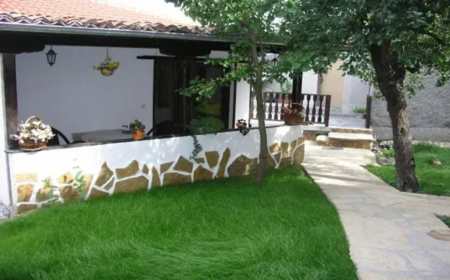 Guest Rooms Bela Neda