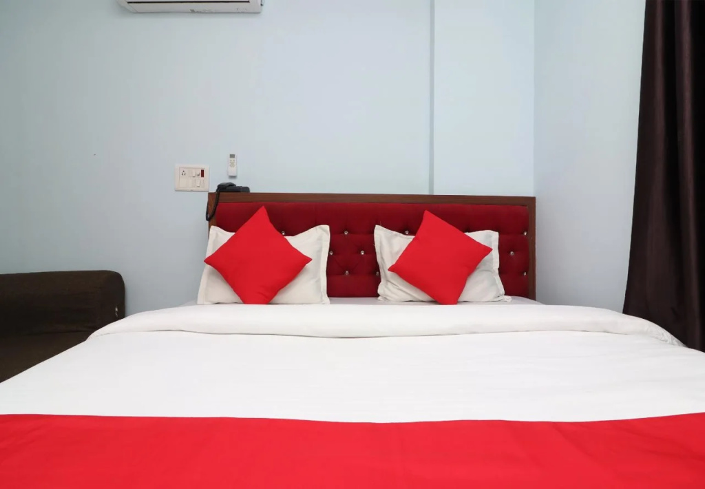 Hotel Satellite And Restaurant By OYO Rooms