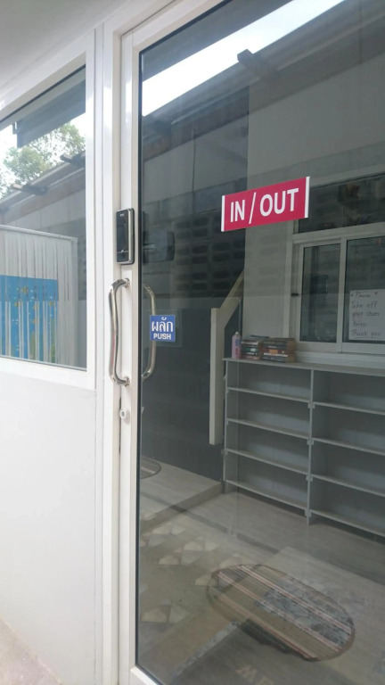 Easy Rooms and Minimart