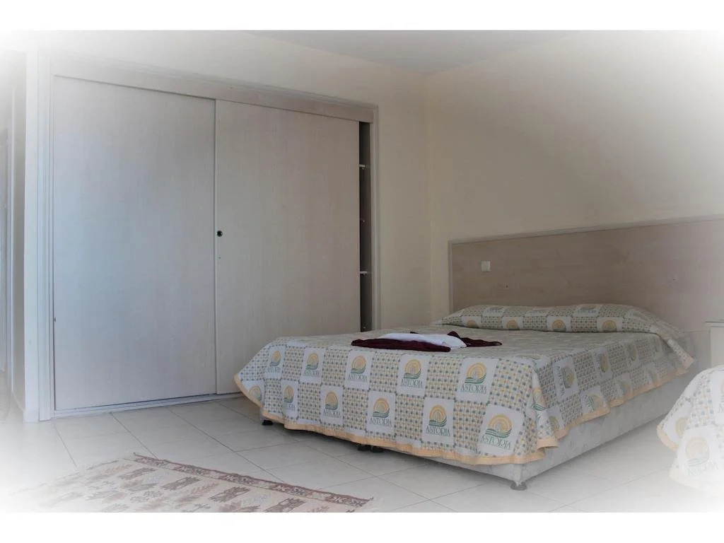 Can Karaburun Hotel