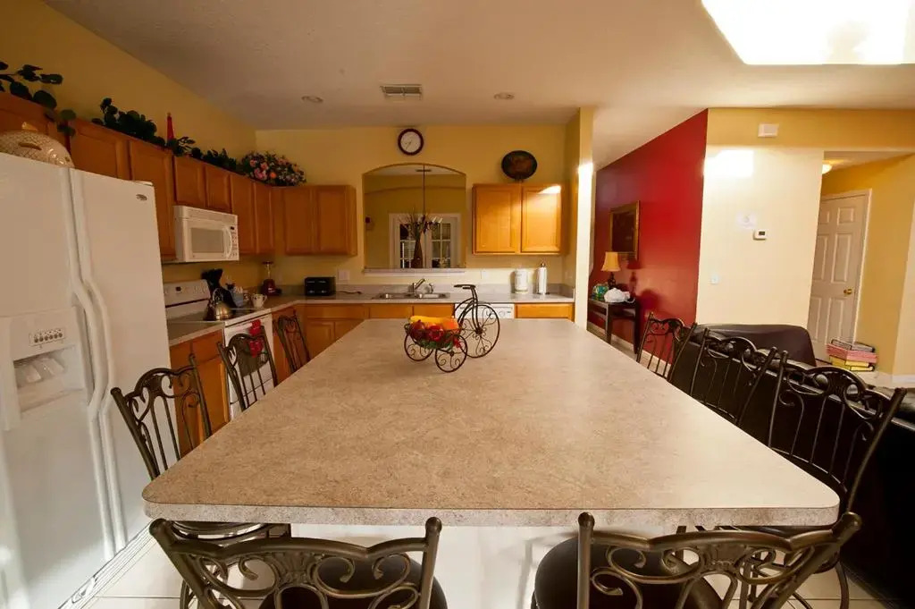 Disney Dreams come true - affordable 7-bdrm house with private pool!