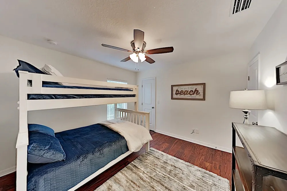 Peaceful Vilano Beach Getaway W/ Alfresco Dining 4 Bedroom Home