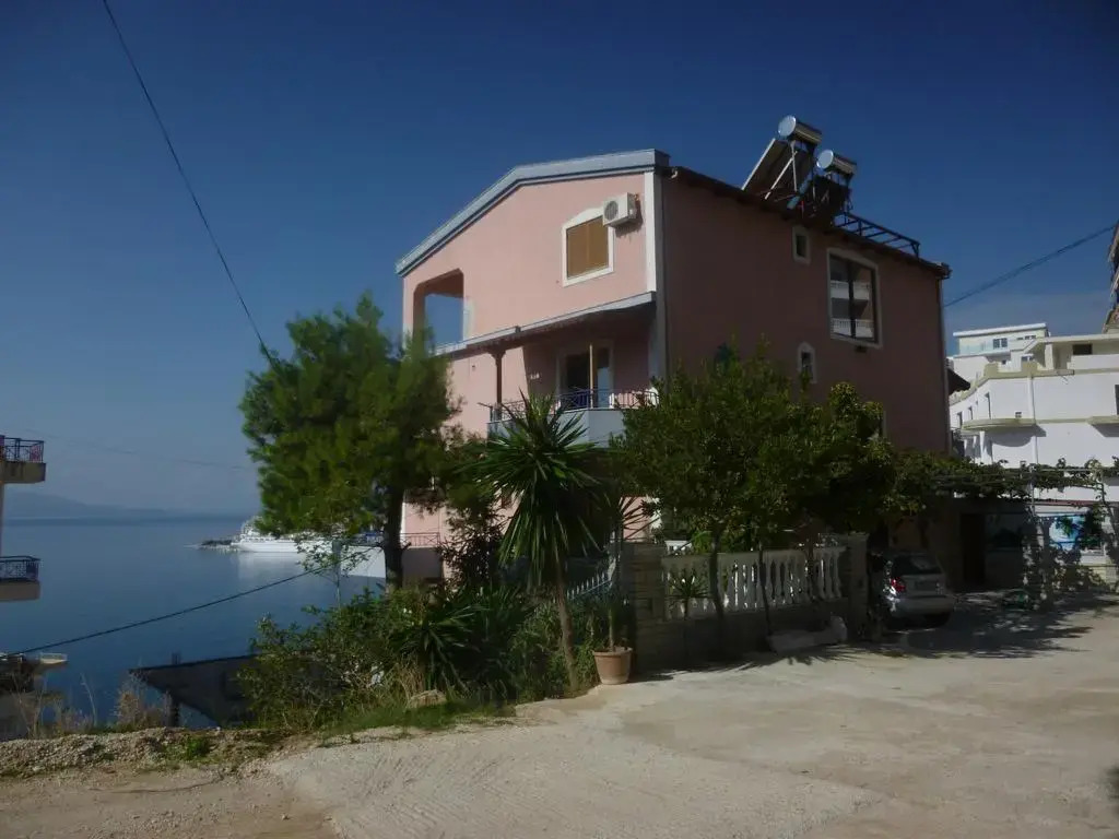 Villa Crystal