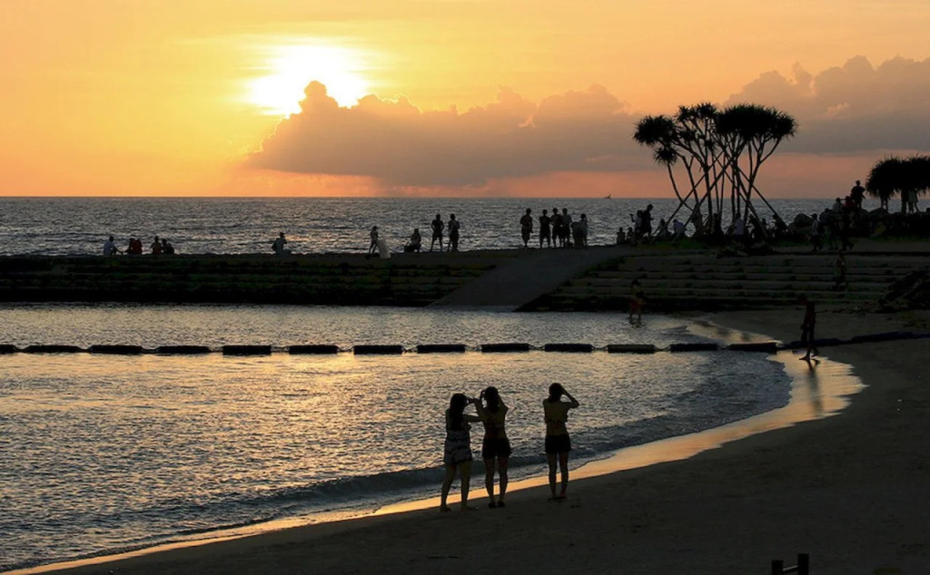 Sunset Beach Hotel