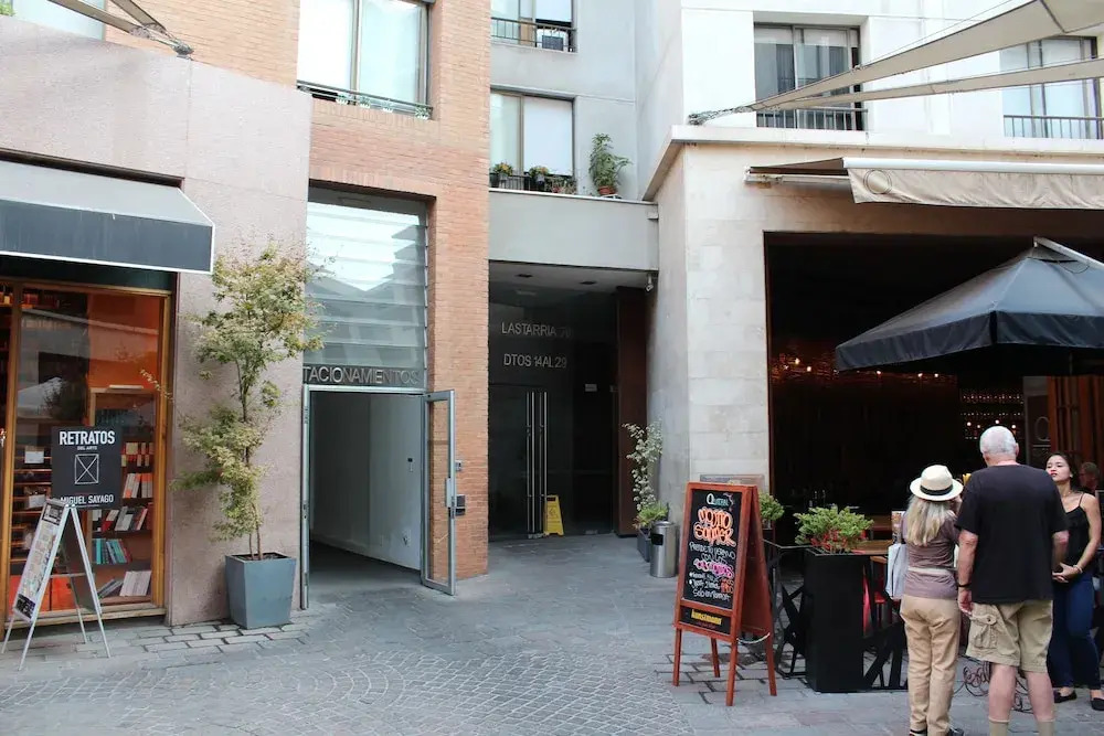 UH ApartHotel Lastarria 70