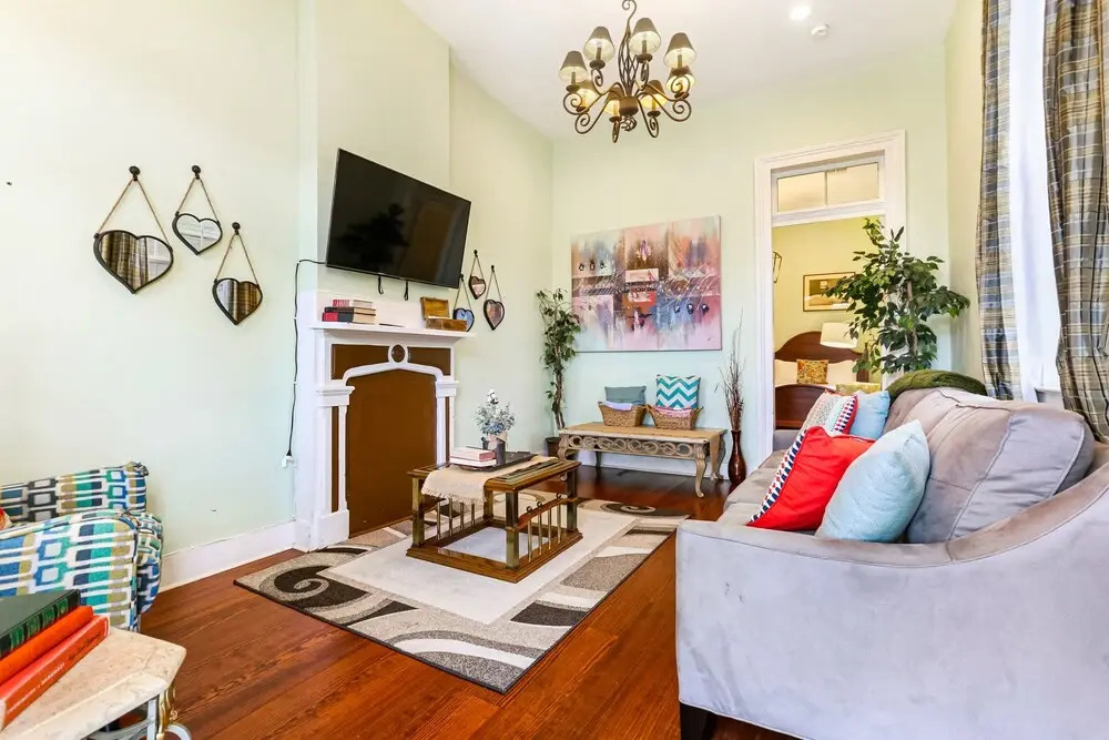 Charming Homes close to French Quarter