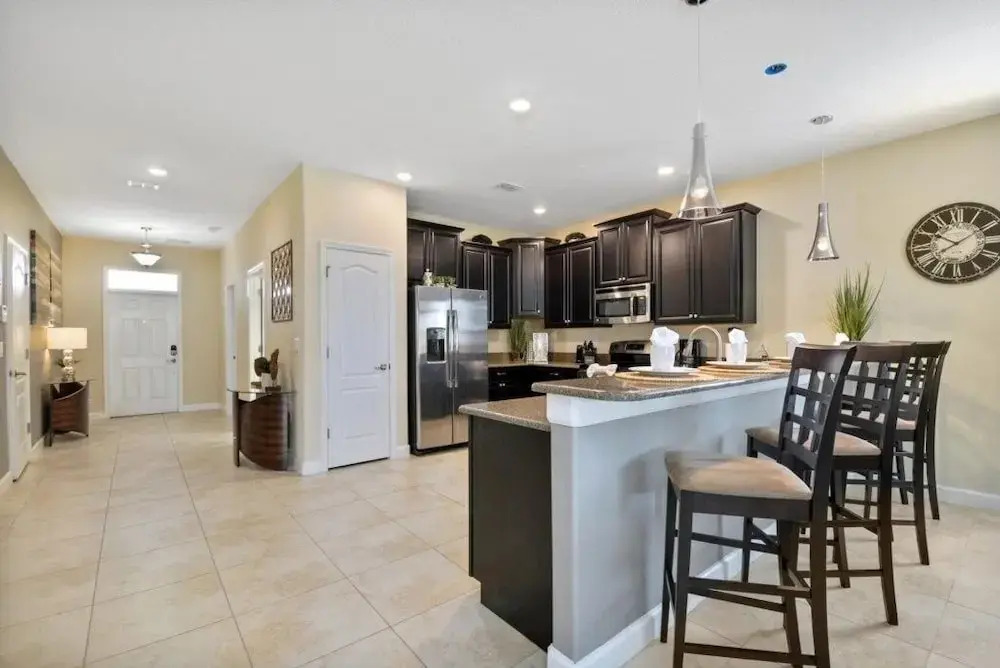Luxury Movie Theater Room, Pool Spa & Game Room! 8 Bedroom Home