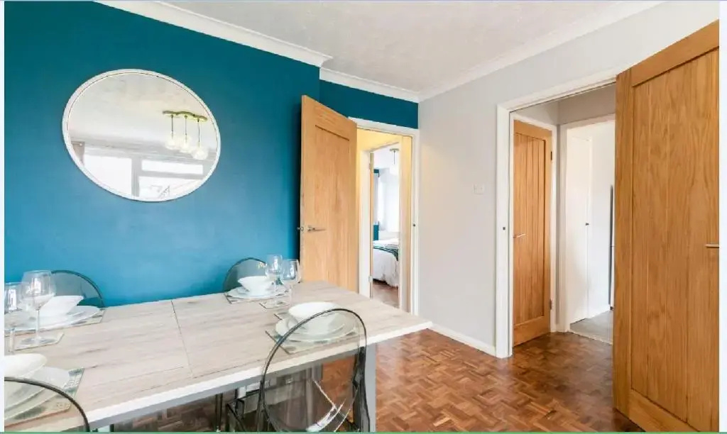 Gayton Court 2-Bedroom Flat in the Centre of Reigate
