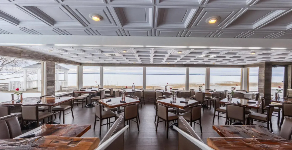 Terrace Bay Hotel - Lakefront