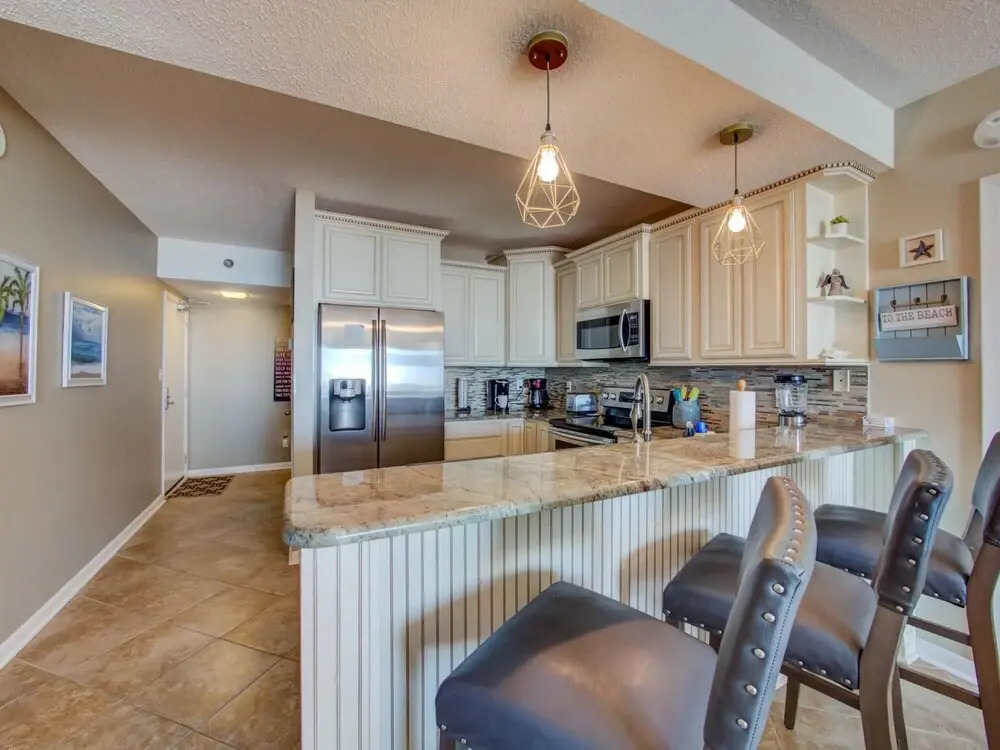 Spacious 4th floor condo ON THE BEACH in the heart of Orange Beach