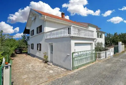 Apartment 1725