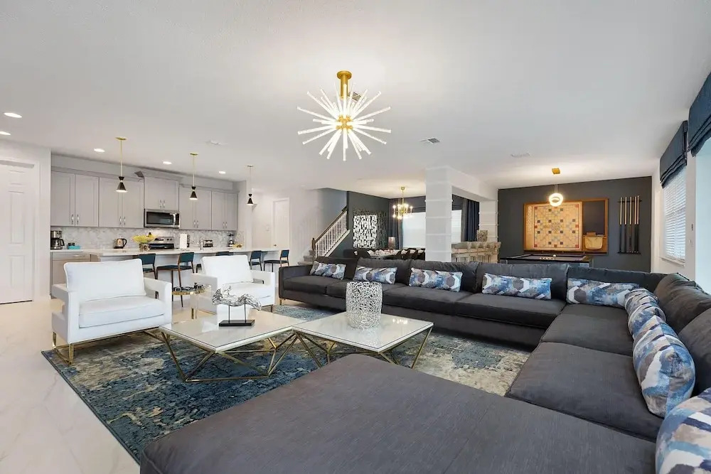 Sr006v: 8 Bed, Incredibles, Fashionista, Pool, Shuffle Board