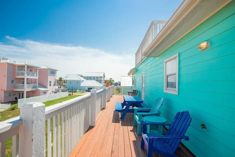 Turquoise Treasure - Boardwalk to the Beach! Beach Gear Credit