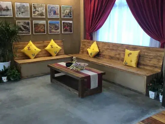 Golden Yan‘an  Jianshan Hostel