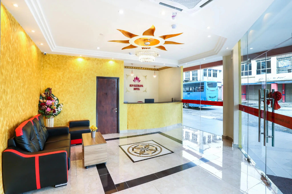 OYO 89387 Sun Keerana Hotel