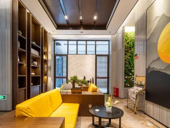 Ling Jiang Hotel