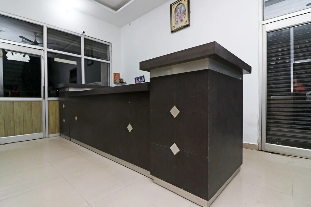 Hotel Ojus Tower by OYO Rooms