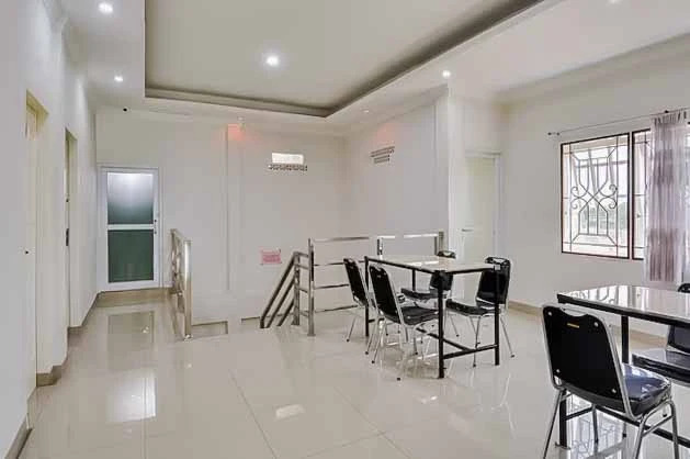 RedDoorz near Palembang Airport 2