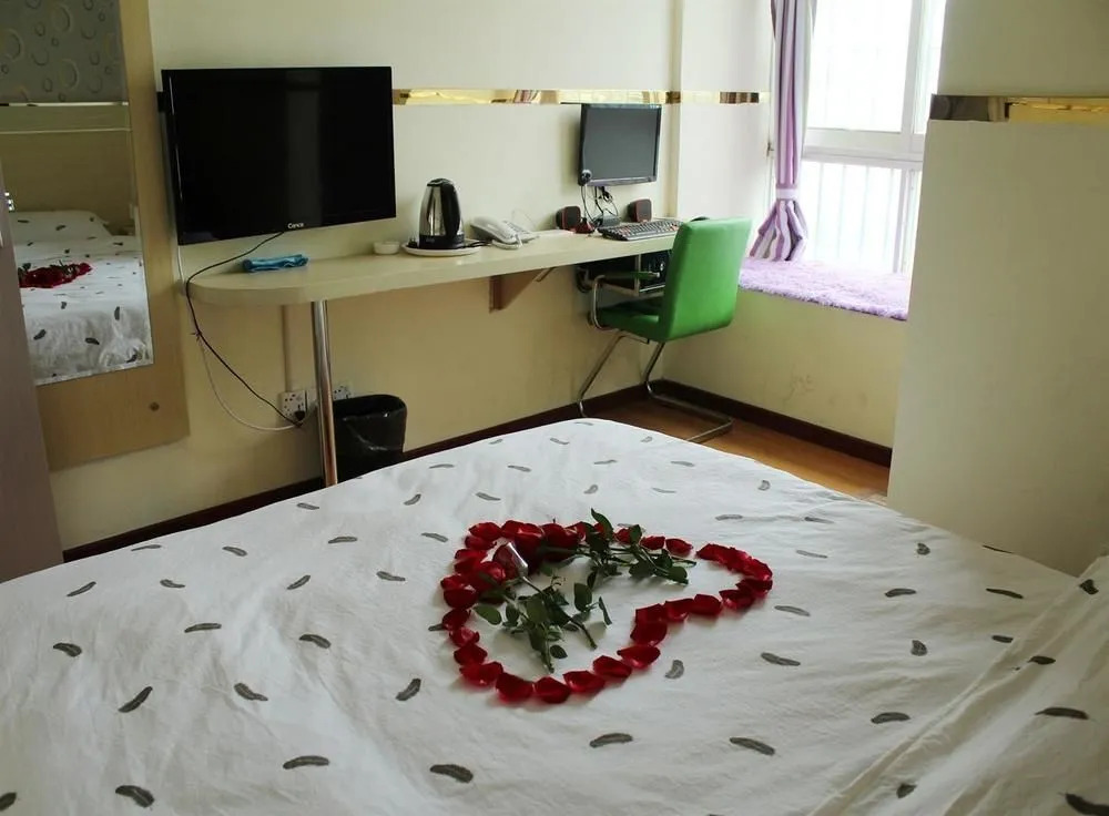 Longhua Zeyuan Hotel