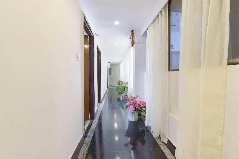 FabHotel Royal Classic