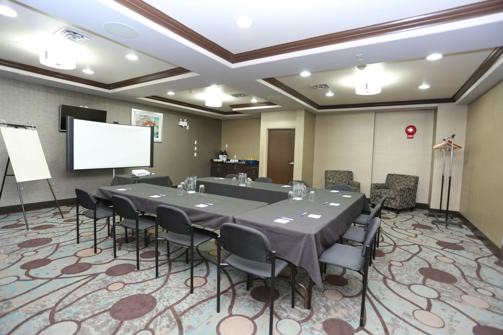Holiday Inn Express Hotel & Suites Vernon by IHG
