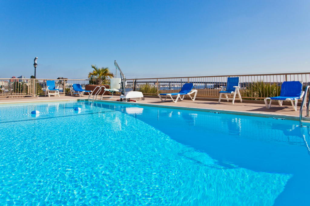 Holiday Inn Charleston-Riverview by IHG