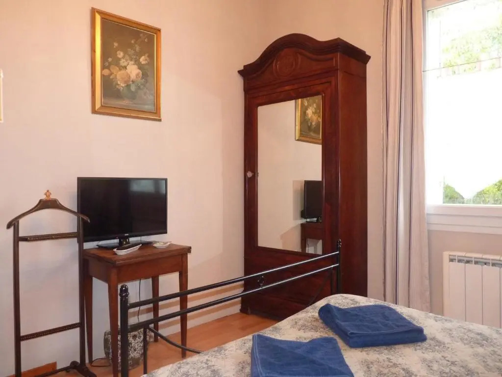 Larum antique