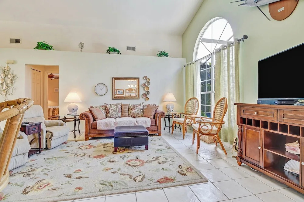 Athens Family Friendly Pool Home 1506