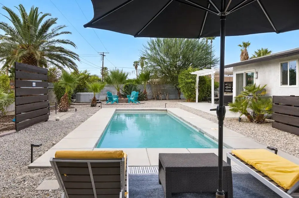 Holiday Pool Paradise