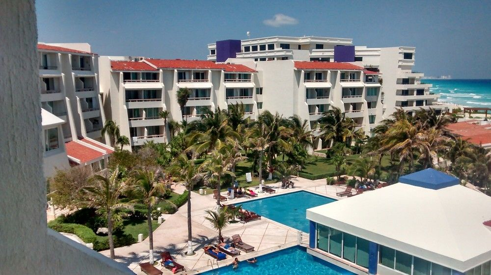 Solymar Condo Beach Resort by Casago