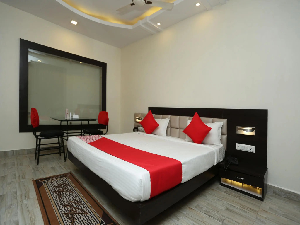 FabHotel CSFC