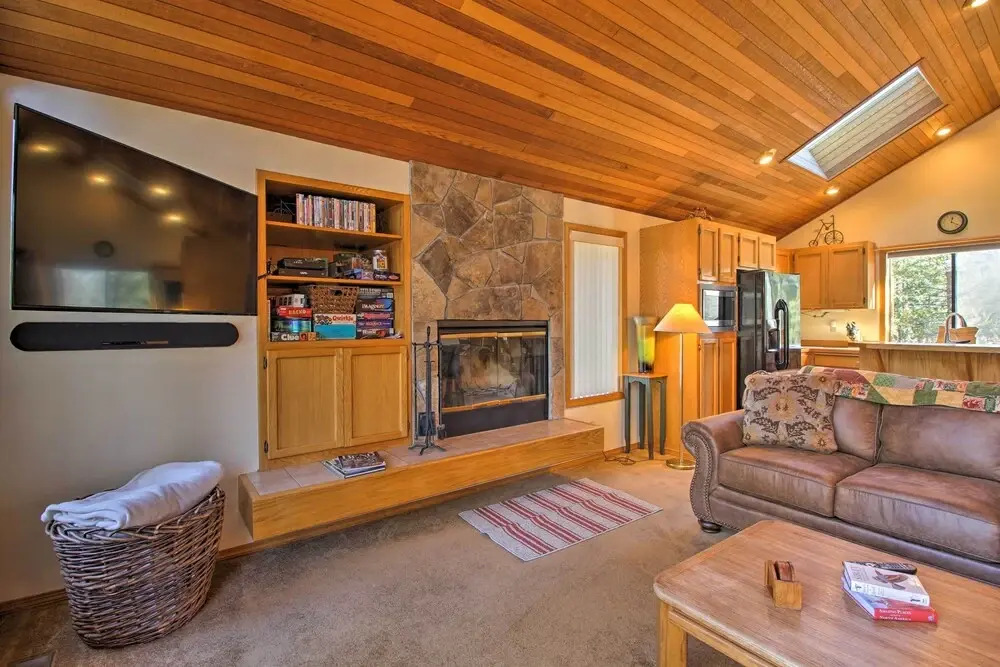 Sunriver Home w/ Hot Tub & 8 Sharc Passes