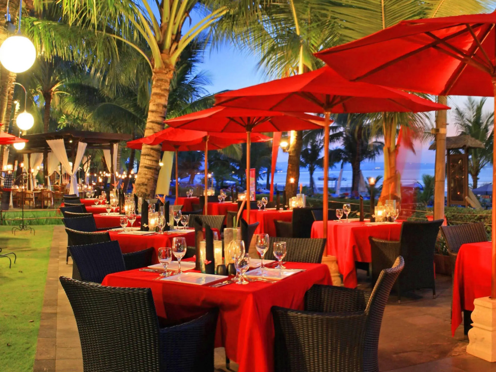 Legian Beach Hotel